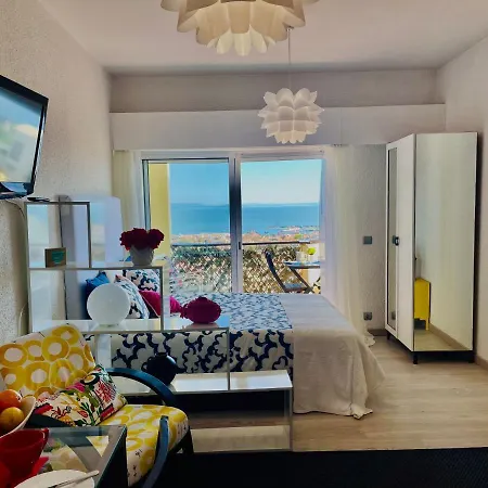 With Sea View Апартаменты